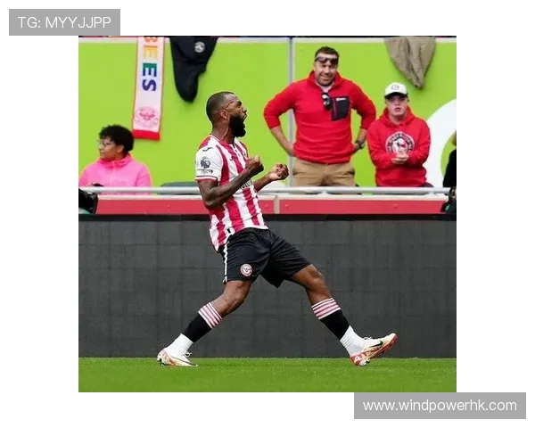 库尼亚与姆伯莫深情相拥赛后拥抱良久诠释真挚兄弟情 库尼亚与姆伯莫深情相拥赛后拥抱良久诠释真挚兄弟情